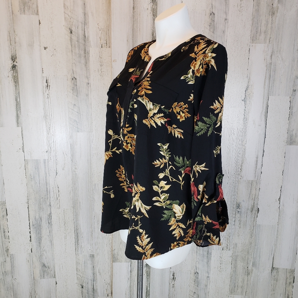 CJ Banks Black Floral Top Size 2X - Picture 3 of 7